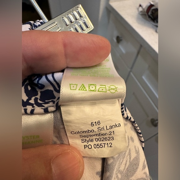 Lilly Pulitzer Blue and White Floral Leggings size 2 - Picture 7 of 7